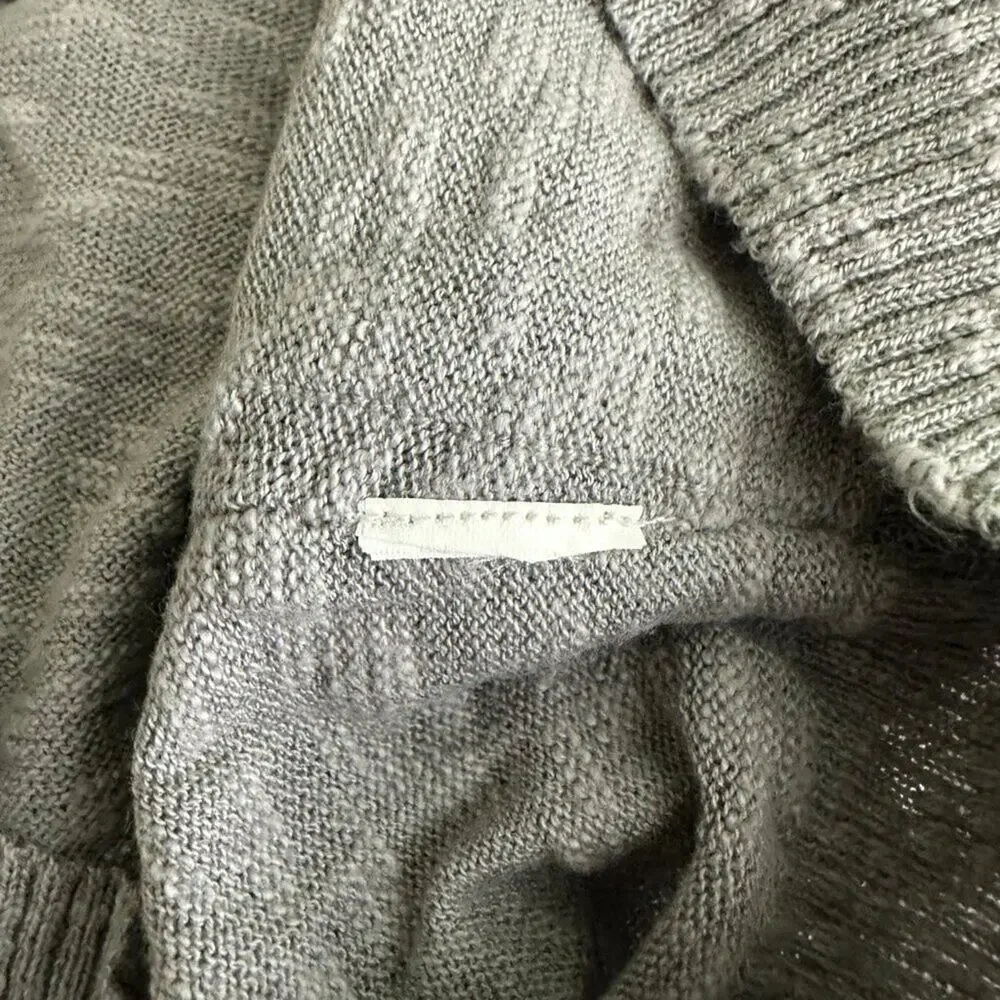 2/$30 Kensie Big Buttons V-Neck Cardigan Pockets Gray Medium #A0463 TRB3